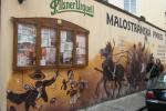 Наружная реклама: чешский колорит или почему мужчины в Праге писают на улице.